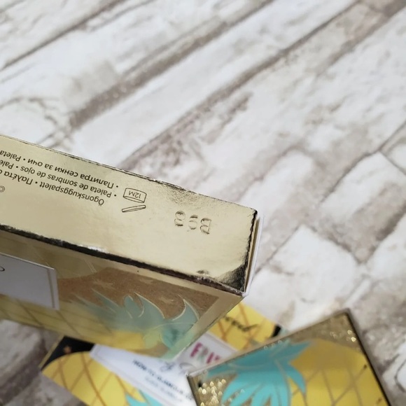 🛍 Too Faced Sparkling Pineapple Palette🍍 - Picture 5 of 5